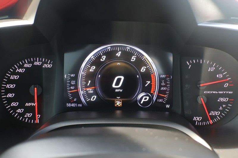 Chevrolet Corvette Vehicle Full-screen Gallery Image 23