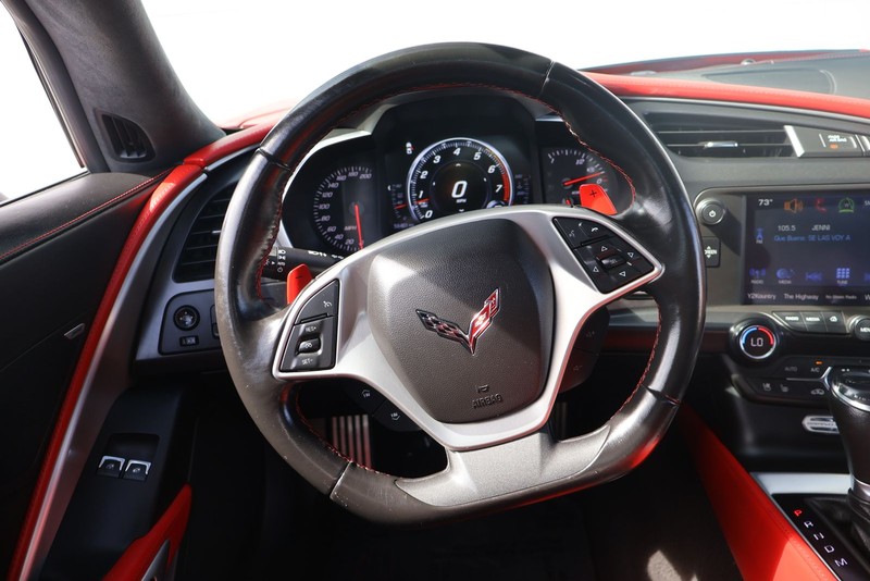Chevrolet Corvette Vehicle Full-screen Gallery Image 25