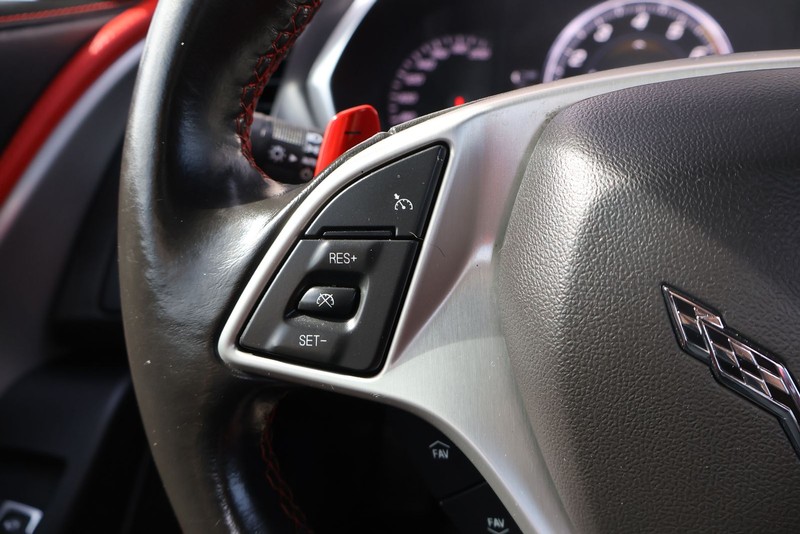 Chevrolet Corvette Vehicle Full-screen Gallery Image 26