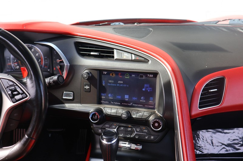 Chevrolet Corvette Vehicle Full-screen Gallery Image 28