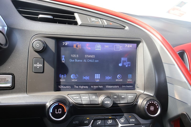 Chevrolet Corvette Vehicle Full-screen Gallery Image 29