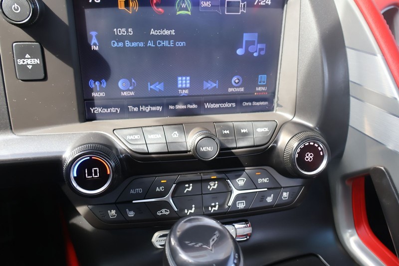 Chevrolet Corvette Vehicle Full-screen Gallery Image 31