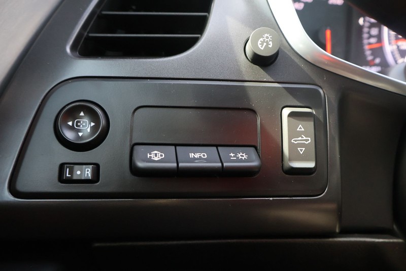 Chevrolet Corvette Vehicle Full-screen Gallery Image 36