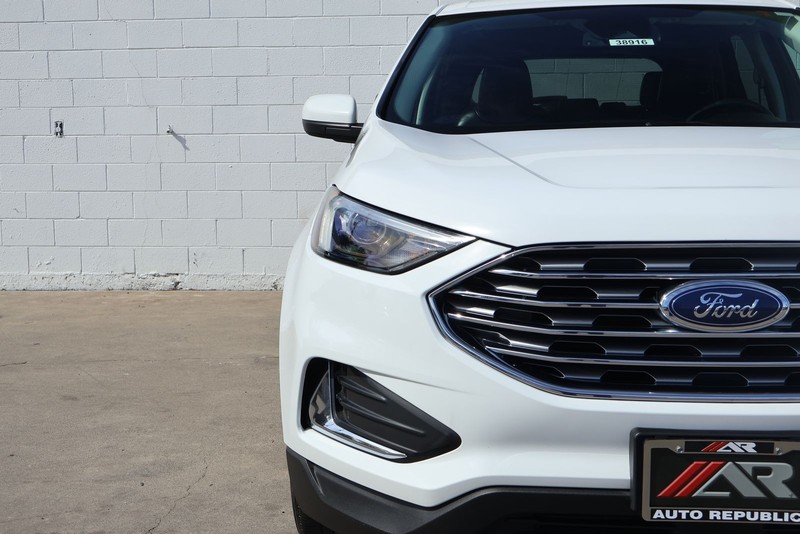 Ford Edge Vehicle Full-screen Gallery Image 03