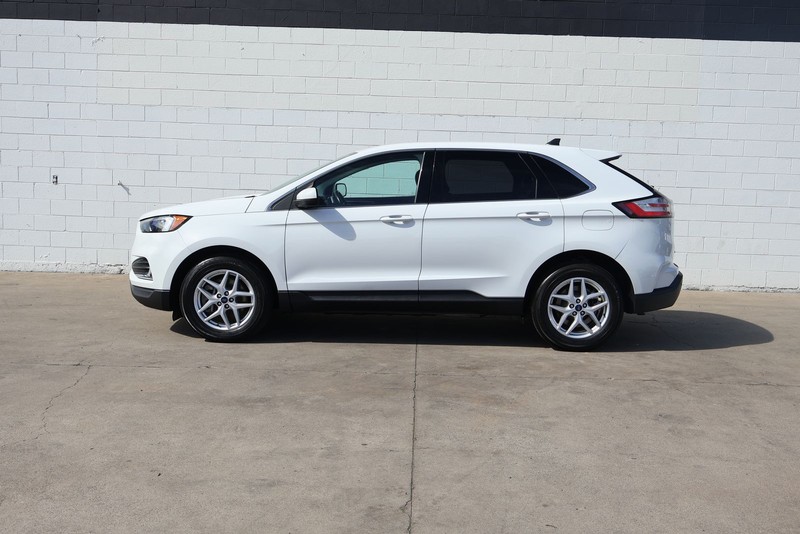 Ford Edge Vehicle Full-screen Gallery Image 10