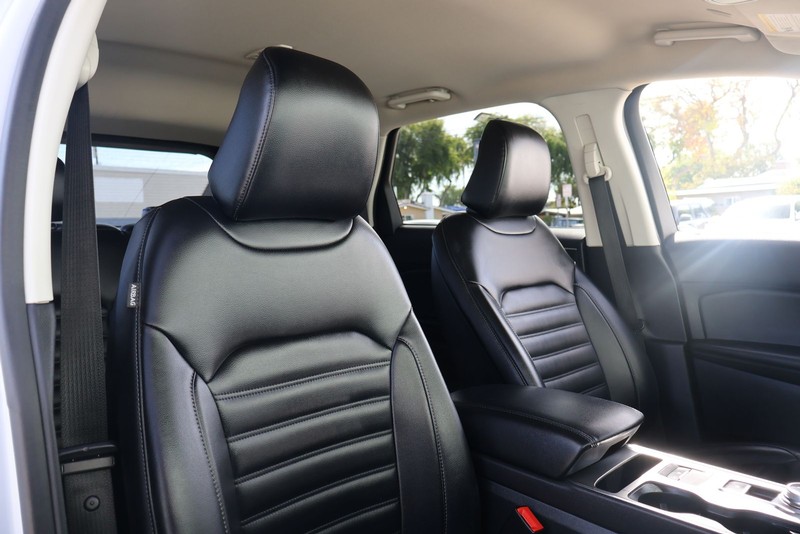 Ford Edge Vehicle Full-screen Gallery Image 20