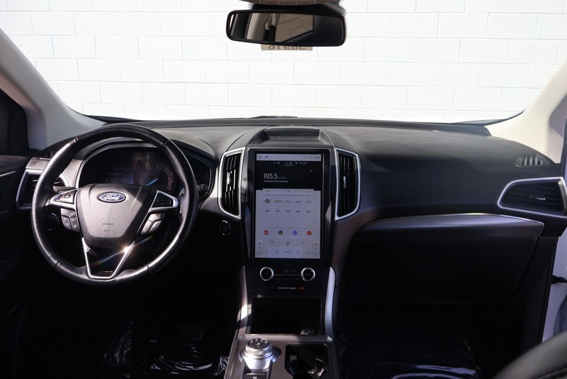 Ford Edge Vehicle Full-screen Gallery Image 22