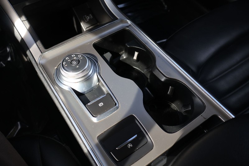 Ford Edge Vehicle Full-screen Gallery Image 31