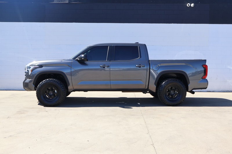 Toyota Tundra 4WD Vehicle Full-screen Gallery Image 10