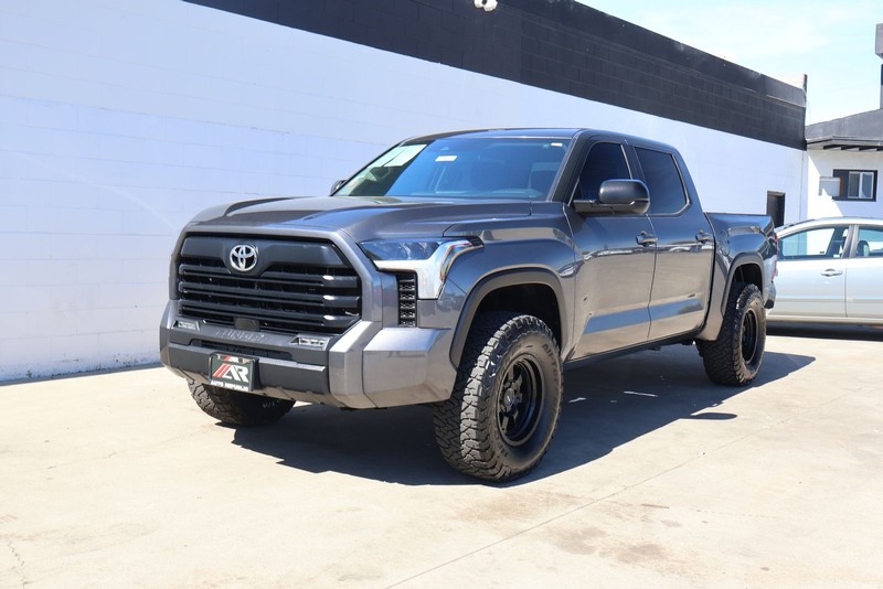 Toyota Tundra 4WD Vehicle Full-screen Gallery Image 11