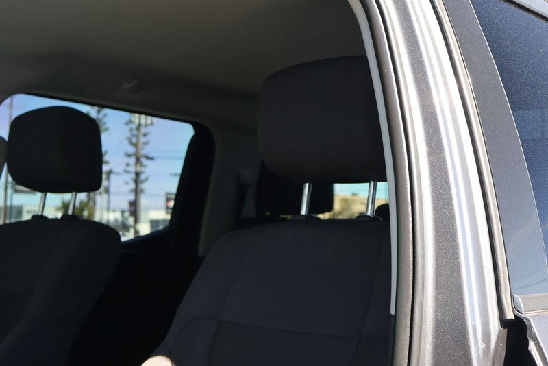 Toyota Tundra 4WD Vehicle Full-screen Gallery Image 18