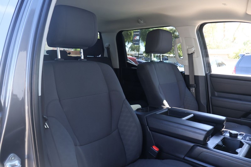 Toyota Tundra 4WD Vehicle Full-screen Gallery Image 20