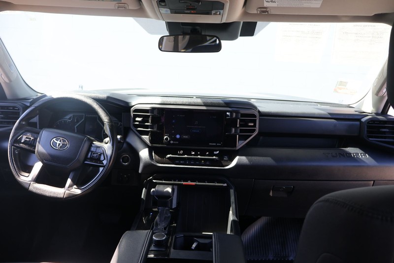 Toyota Tundra 4WD Vehicle Full-screen Gallery Image 22