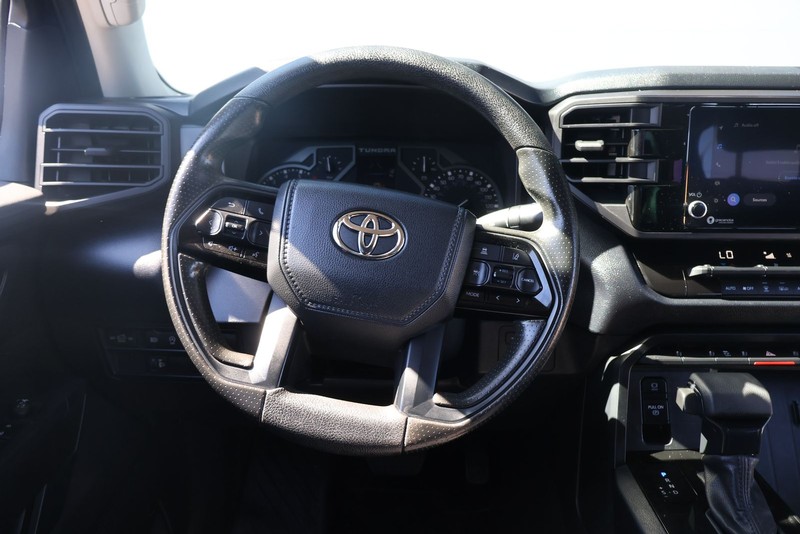 Toyota Tundra 4WD Vehicle Full-screen Gallery Image 24