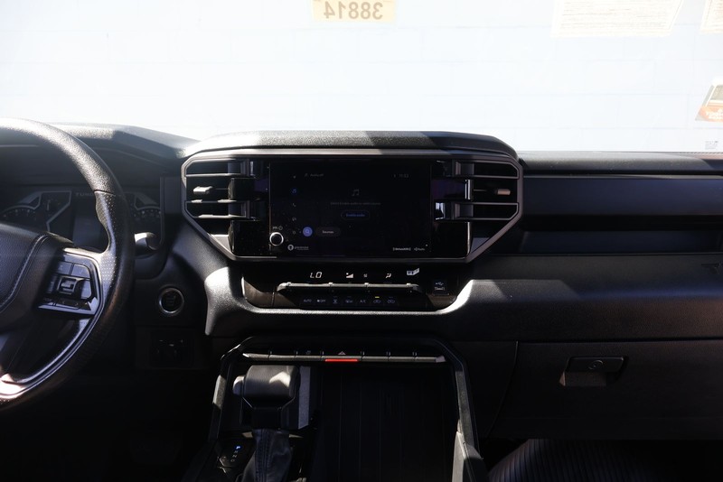 Toyota Tundra 4WD Vehicle Full-screen Gallery Image 27