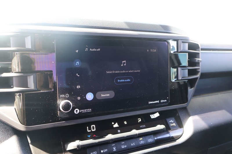 Toyota Tundra 4WD Vehicle Full-screen Gallery Image 28