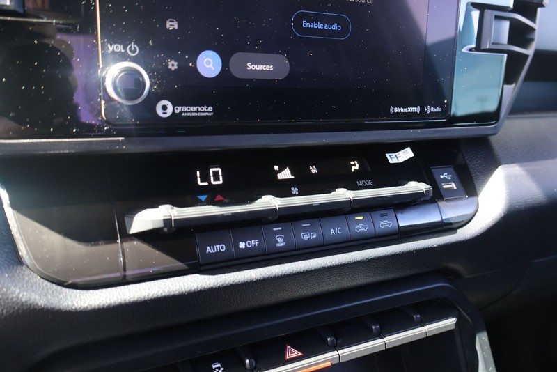 Toyota Tundra 4WD Vehicle Full-screen Gallery Image 30