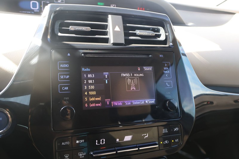 Toyota Prius Vehicle Full-screen Gallery Image 29