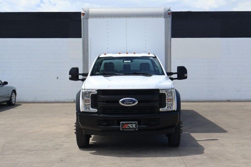 Ford Super Duty F-450 DRW Vehicle Full-screen Gallery Image 03
