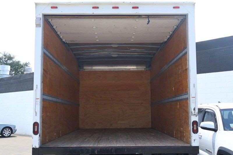 Ford Super Duty F-450 DRW Vehicle Full-screen Gallery Image 08