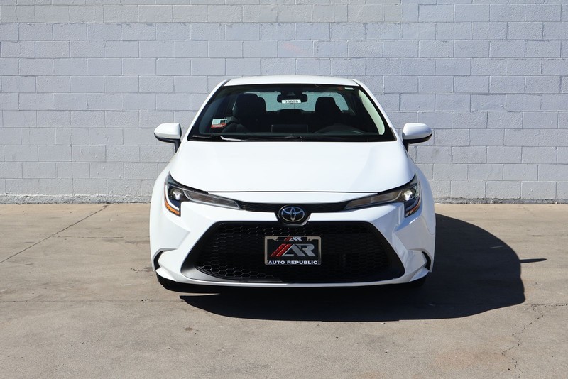 Toyota Corolla Vehicle Full-screen Gallery Image 02