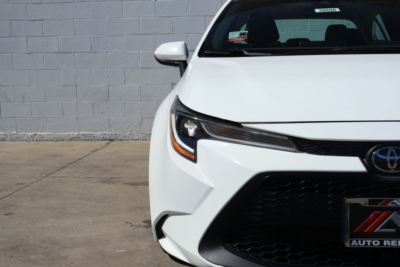 Toyota Corolla Vehicle Full-screen Gallery Image 03