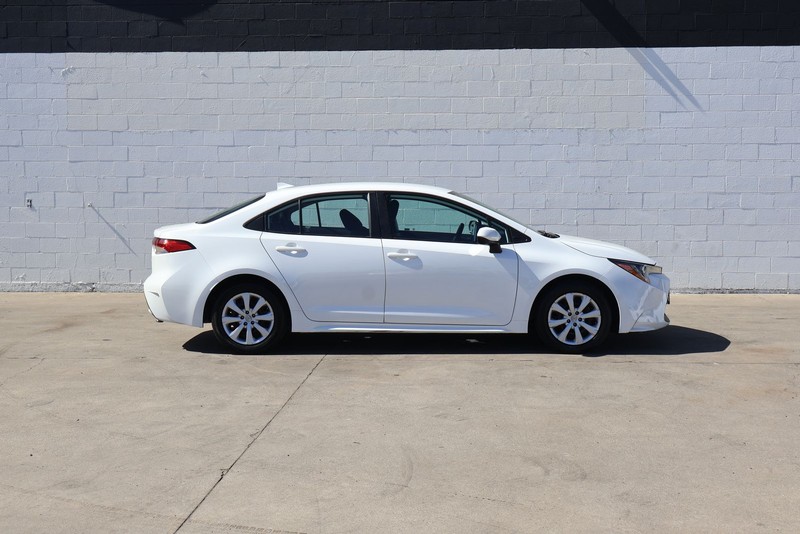 Toyota Corolla Vehicle Full-screen Gallery Image 04