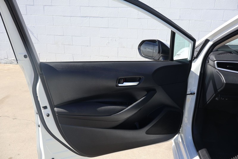 Toyota Corolla Vehicle Full-screen Gallery Image 14