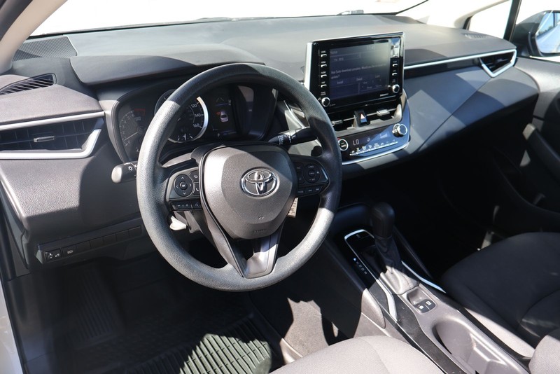 Toyota Corolla Vehicle Full-screen Gallery Image 16