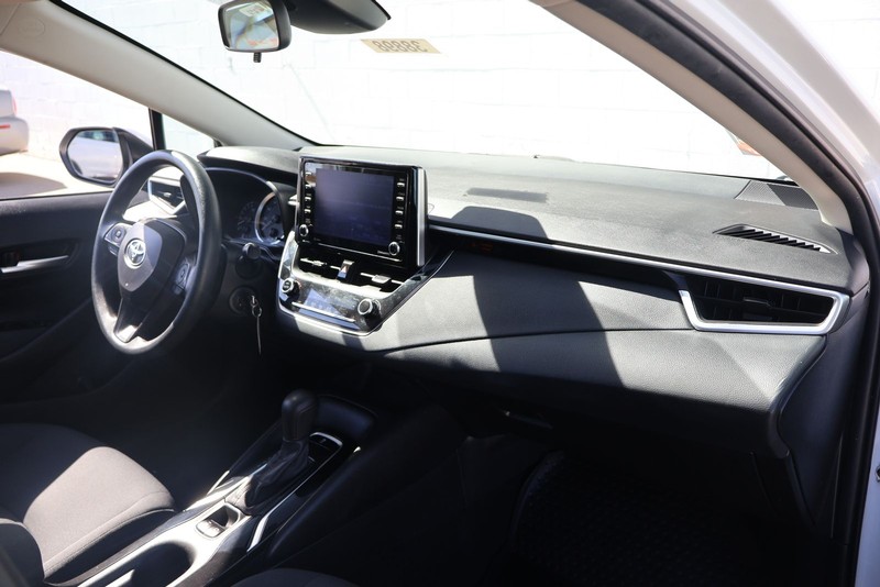 Toyota Corolla Vehicle Full-screen Gallery Image 19