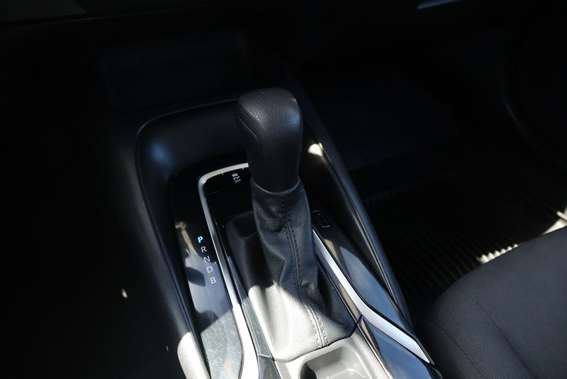 Toyota Corolla Vehicle Full-screen Gallery Image 31