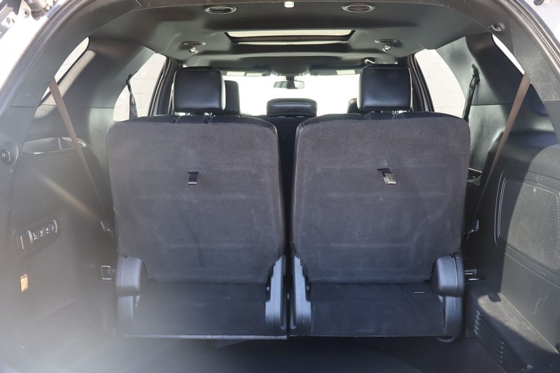 Ford Explorer Vehicle Full-screen Gallery Image 08