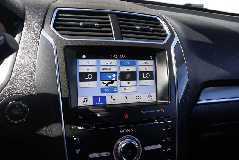 Ford Explorer Vehicle Full-screen Gallery Image 30