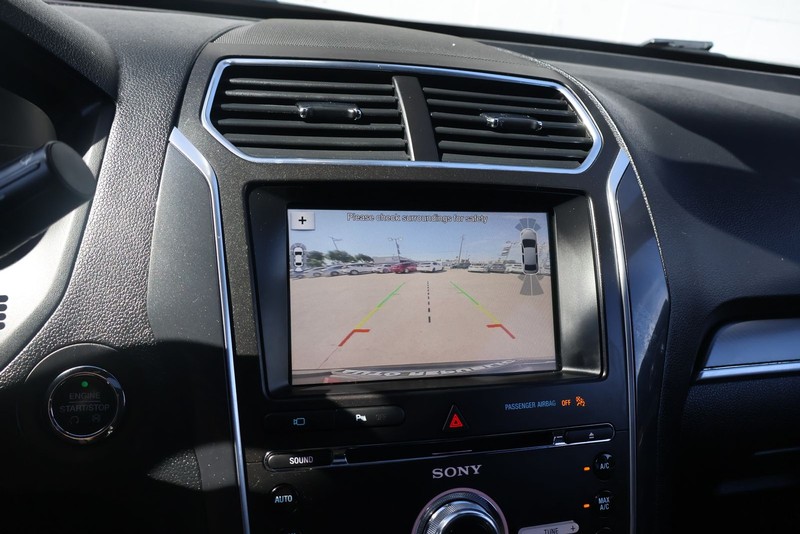 Ford Explorer Vehicle Full-screen Gallery Image 31