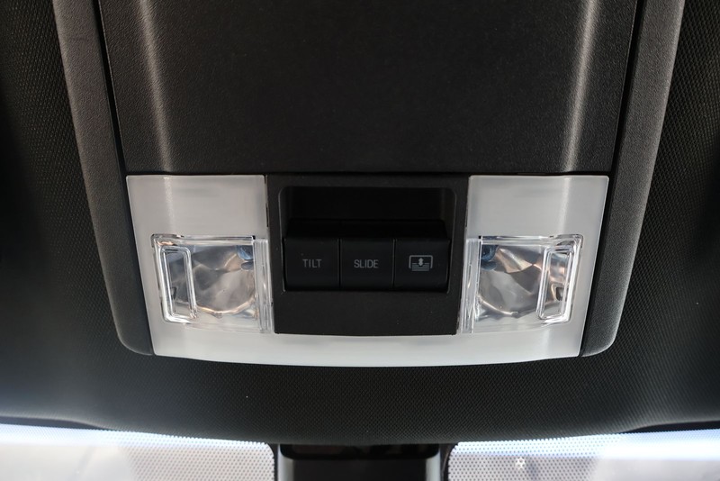 Ford Explorer Vehicle Full-screen Gallery Image 34