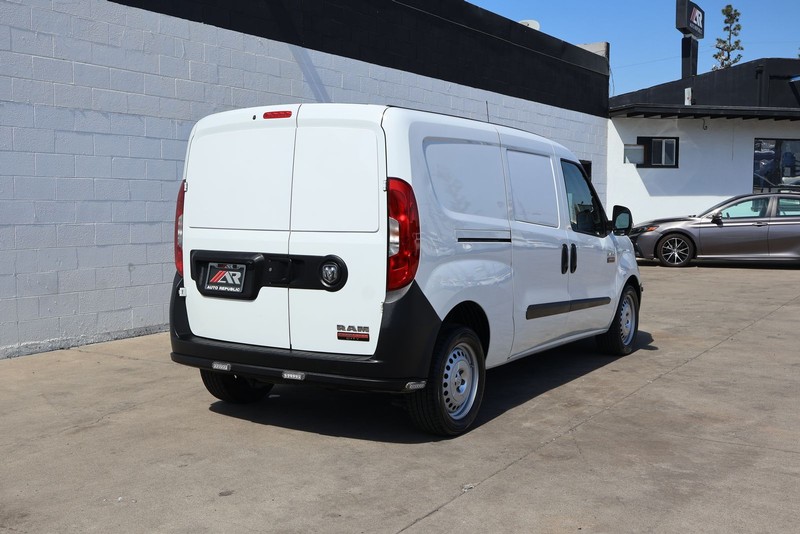 Ram ProMaster City Cargo Van Vehicle Full-screen Gallery Image 05