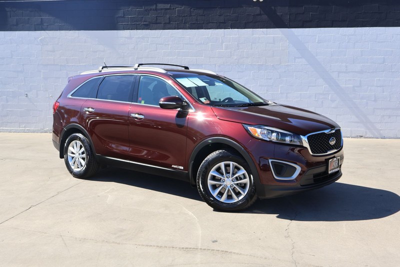 Kia Sorento Vehicle Full-screen Gallery Image 01