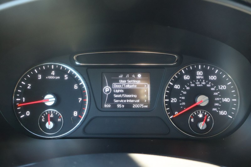 Kia Sorento Vehicle Full-screen Gallery Image 24