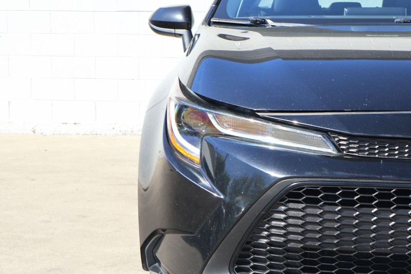 Toyota Corolla Vehicle Full-screen Gallery Image 03