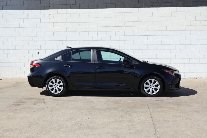 Toyota Corolla Vehicle Full-screen Gallery Image 04