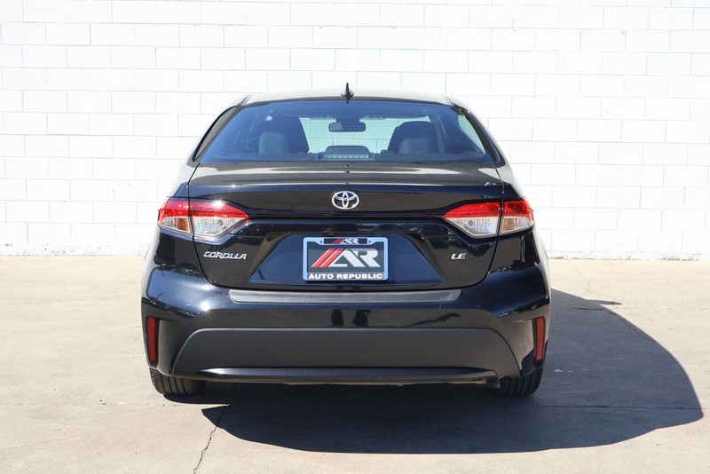 Toyota Corolla Vehicle Full-screen Gallery Image 06