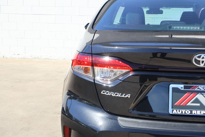 Toyota Corolla Vehicle Full-screen Gallery Image 07
