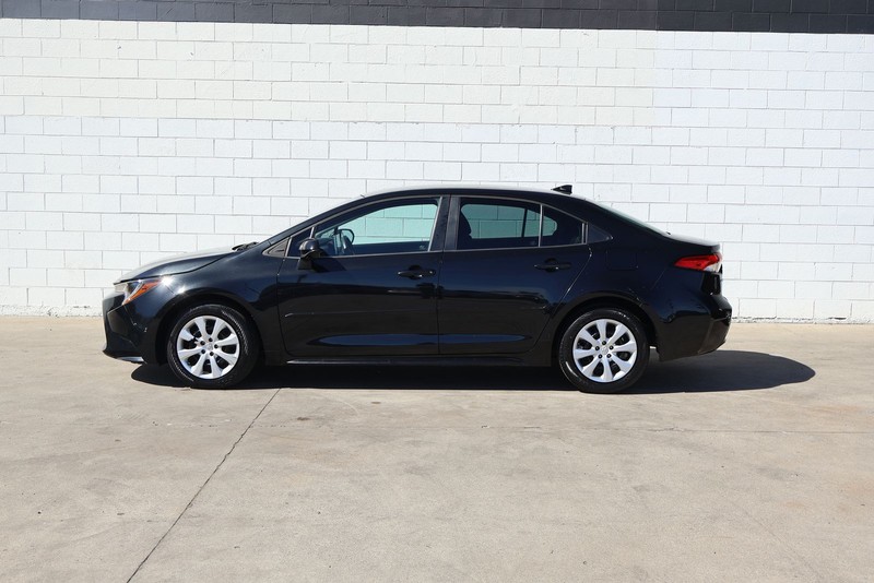 Toyota Corolla Vehicle Full-screen Gallery Image 10