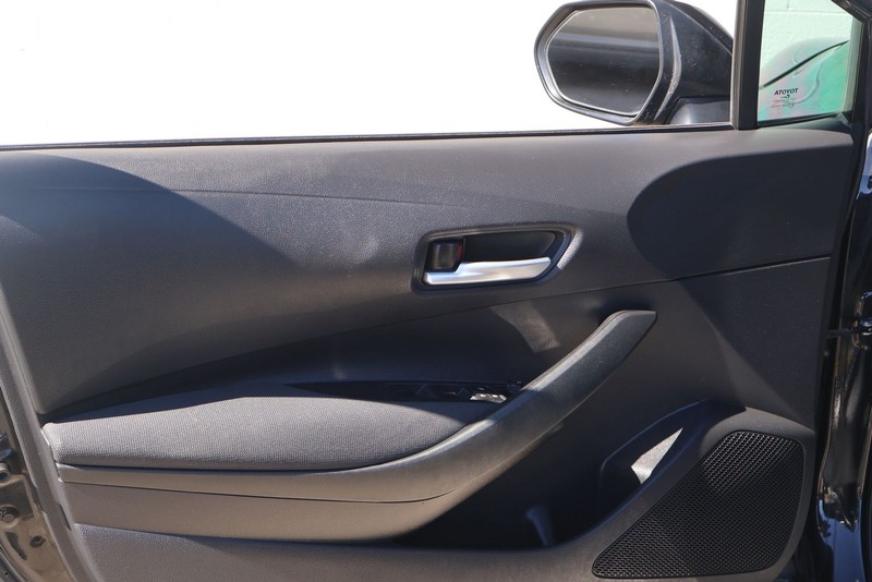 Toyota Corolla Vehicle Full-screen Gallery Image 15