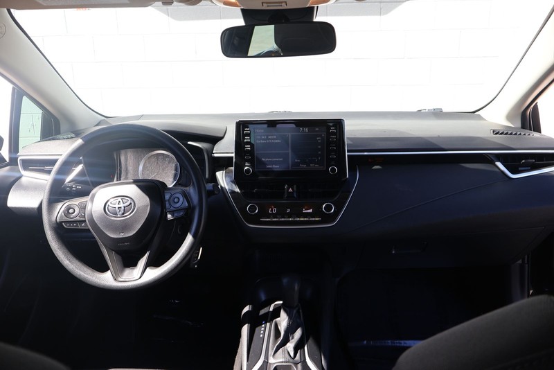 Toyota Corolla Vehicle Full-screen Gallery Image 22