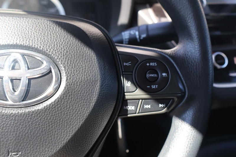 Toyota Corolla Vehicle Full-screen Gallery Image 26