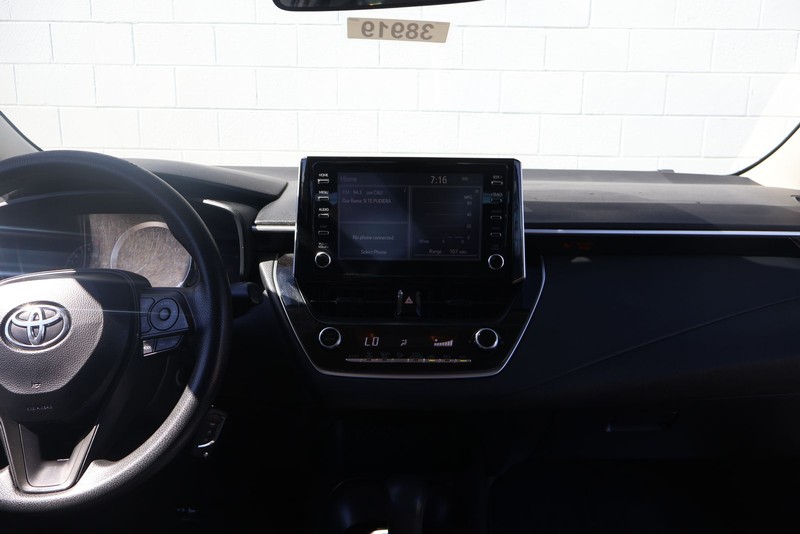 Toyota Corolla Vehicle Full-screen Gallery Image 27