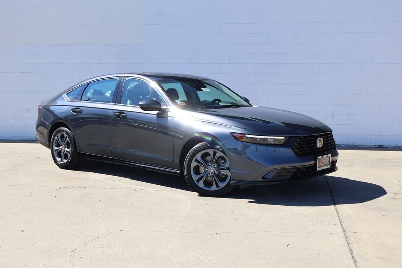 Honda Accord Hybrid Vehicle Full-screen Gallery Image 01