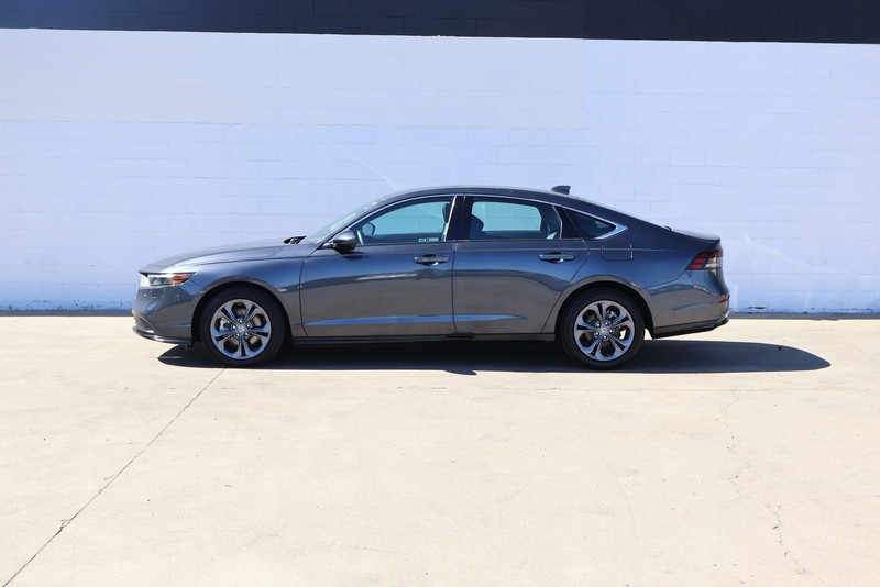 Honda Accord Hybrid Vehicle Full-screen Gallery Image 10