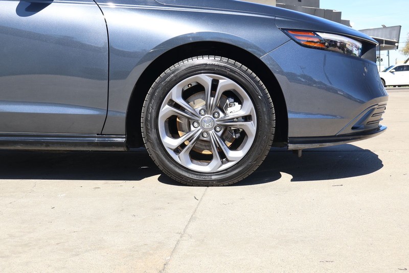 Honda Accord Hybrid Vehicle Full-screen Gallery Image 13